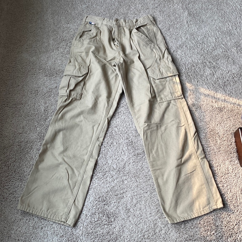 5/$20 Mens 30/30 Carhartt Fire rates lightweight pants.